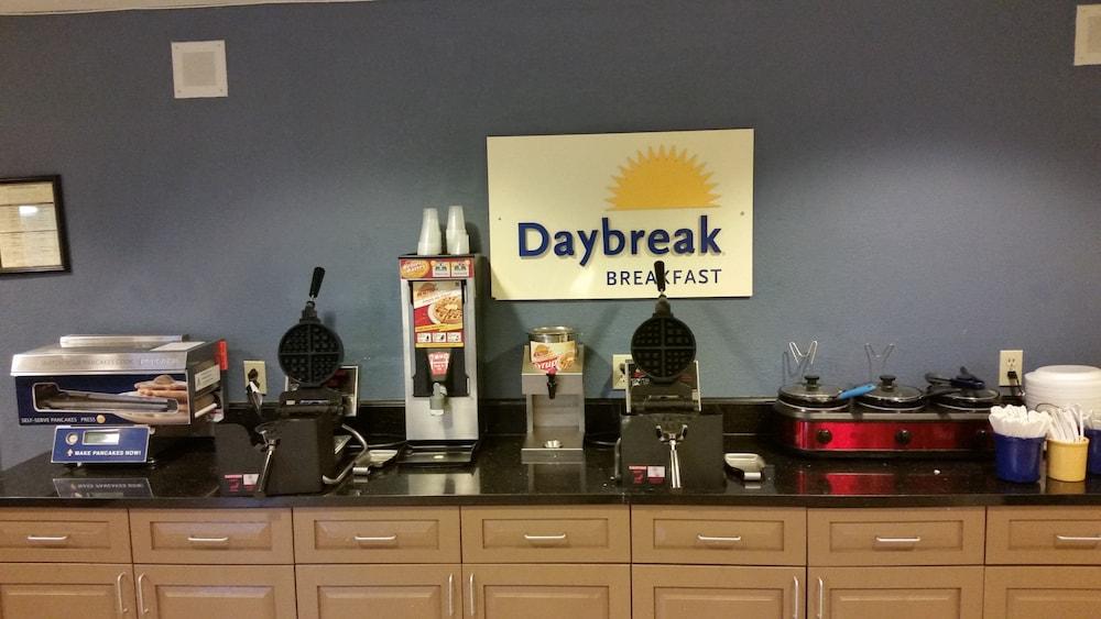 Days Inn By Wyndham Chattanooga/Hamilton Place Eksteriør bilde